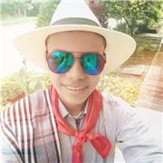 Profesor de Informatica inparte clases a estudiantes de todas las Edades